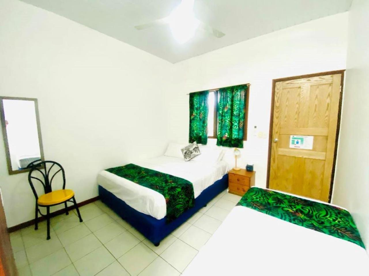 Travellers Motel Vanuatu Порт-Вила Экстерьер фото